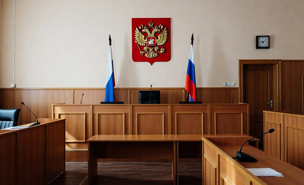 Суд в Петербурге встал на сторону профсоюза в споре с топ-менеджером «Дикси»